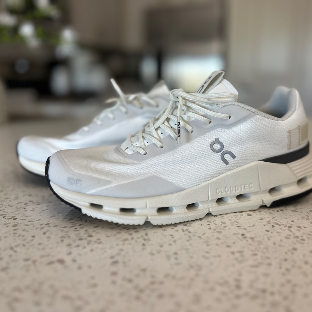 Women’s cloudtec on clouds size 7